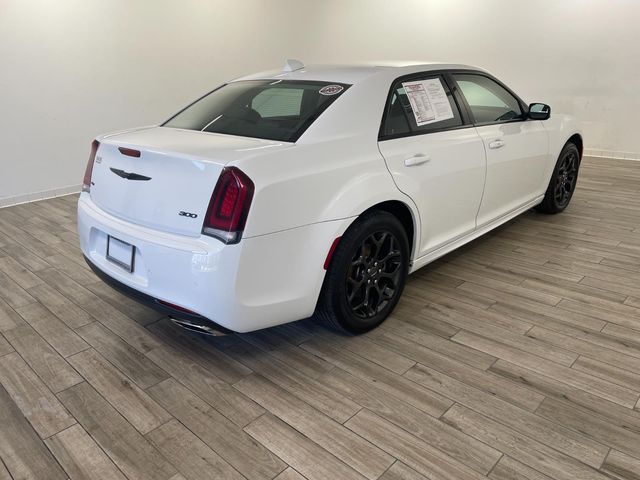 2022 Chrysler 300 300 Touring L