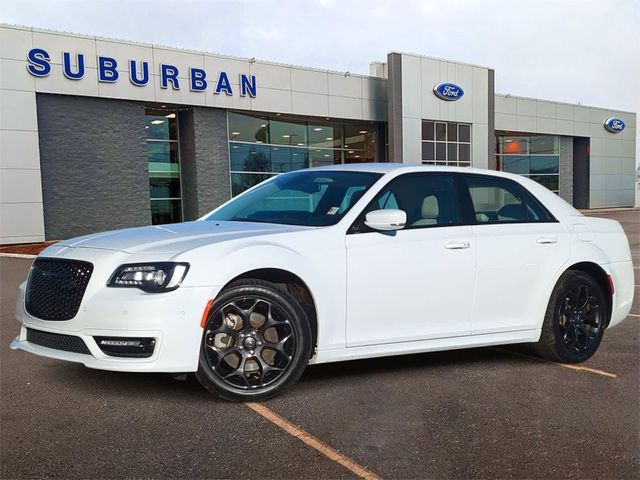 2022 Chrysler 300 300 Touring L