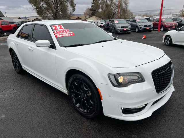 2022 Chrysler 300 300 Touring L