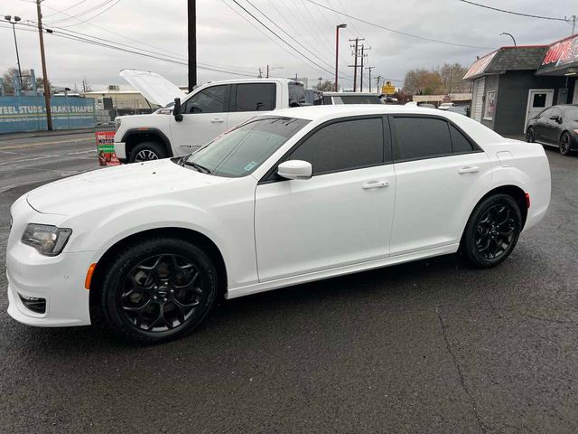 2022 Chrysler 300 300 Touring L