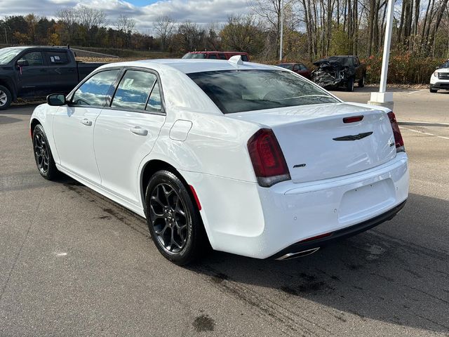 2022 Chrysler 300 300 Touring L