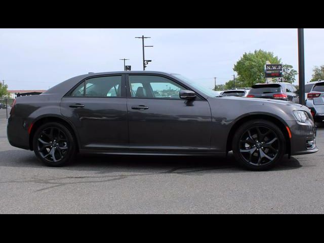 2022 Chrysler 300 Touring L