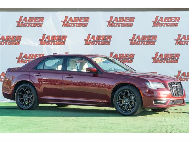 2022 Chrysler 300 Touring L