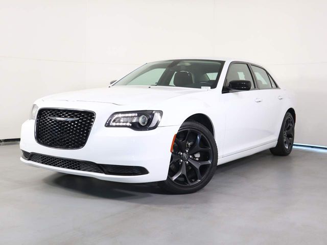 2022 Chrysler 300 Touring