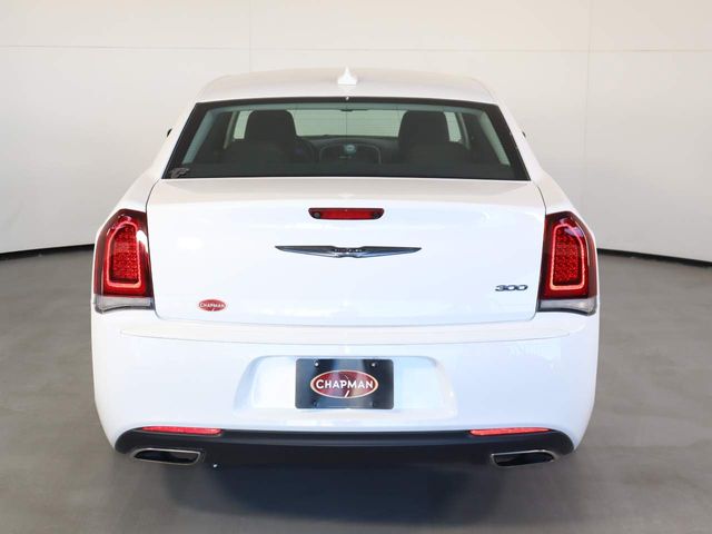 2022 Chrysler 300 Touring