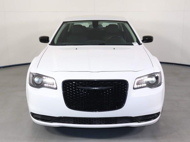 2022 Chrysler 300 Touring