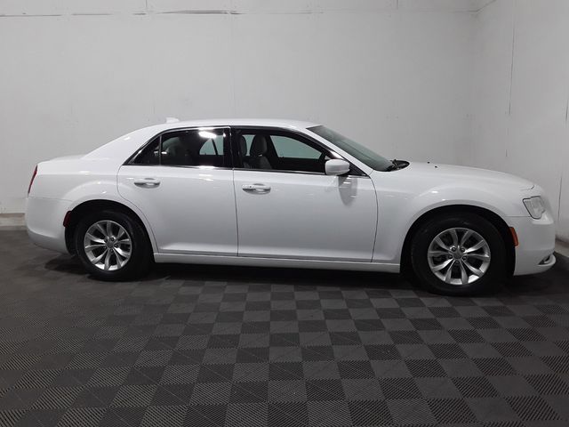 2022 Chrysler 300 Touring