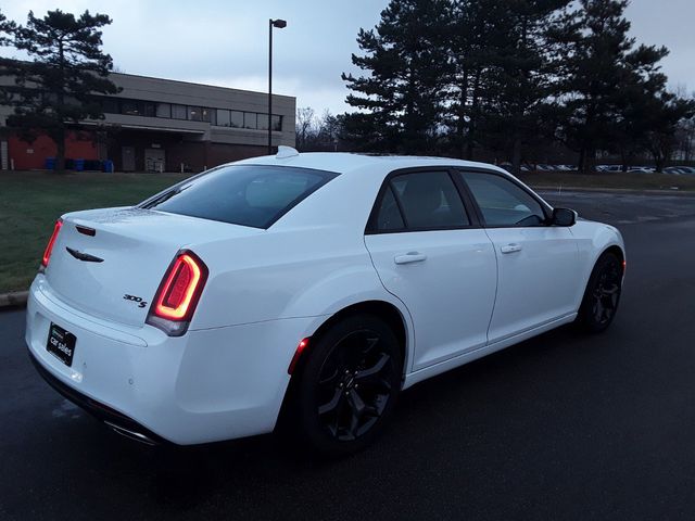 2022 Chrysler 300 300S