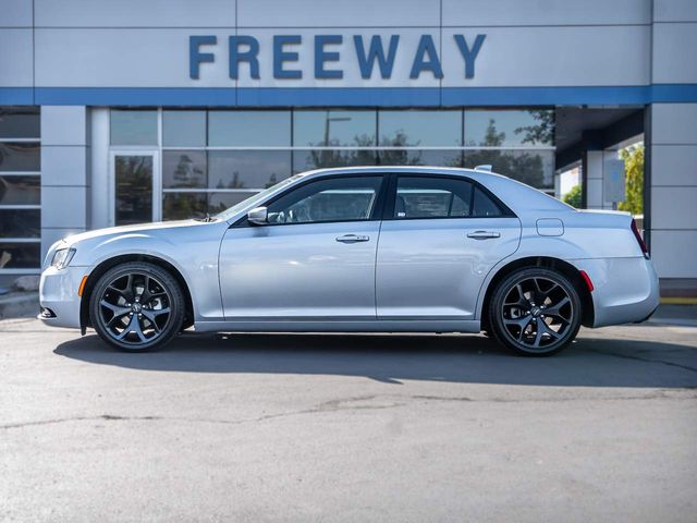 2022 Chrysler 300 300S