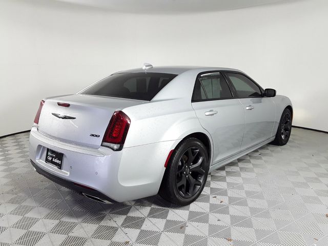 2022 Chrysler 300 Touring L