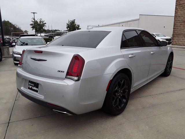 2022 Chrysler 300 Touring L