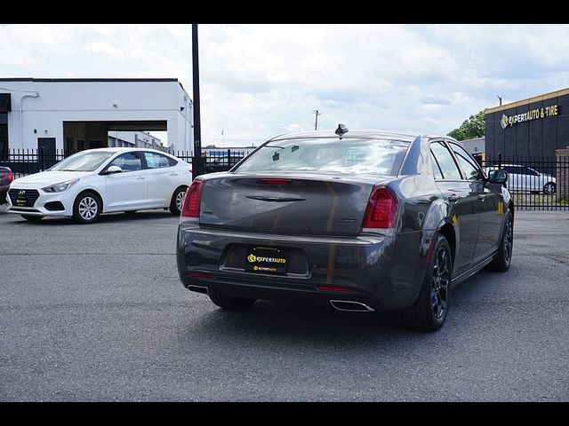 2022 Chrysler 300 Touring L