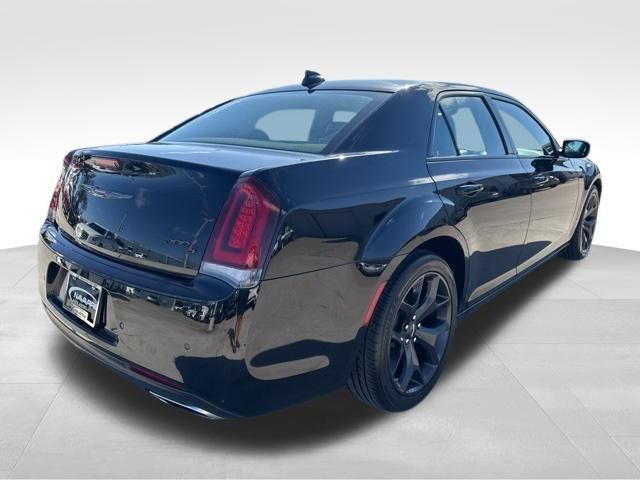 2022 Chrysler 300 300S