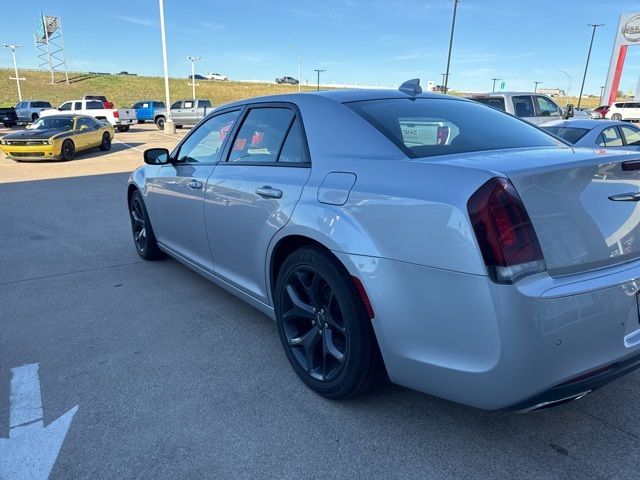 2022 Chrysler 300 300S