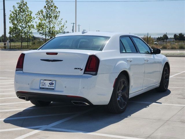 2022 Chrysler 300 300S