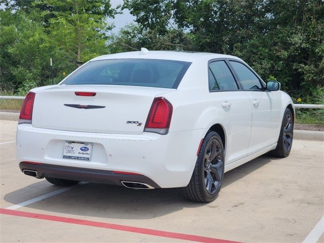 2022 Chrysler 300 300S