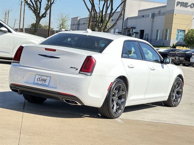 2022 Chrysler 300 300S