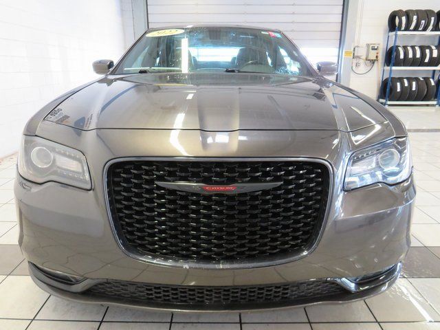 2022 Chrysler 300 300S