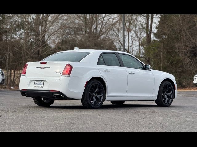 2022 Chrysler 300 300S