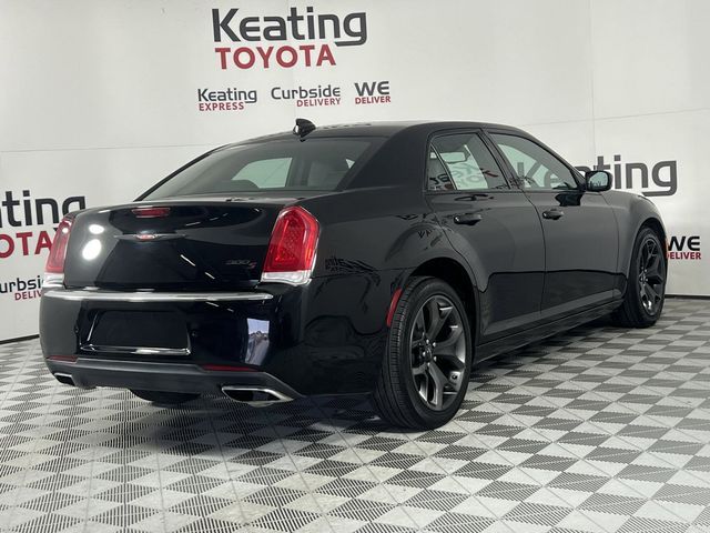 2022 Chrysler 300 300S