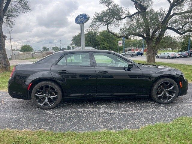 2022 Chrysler 300 300S