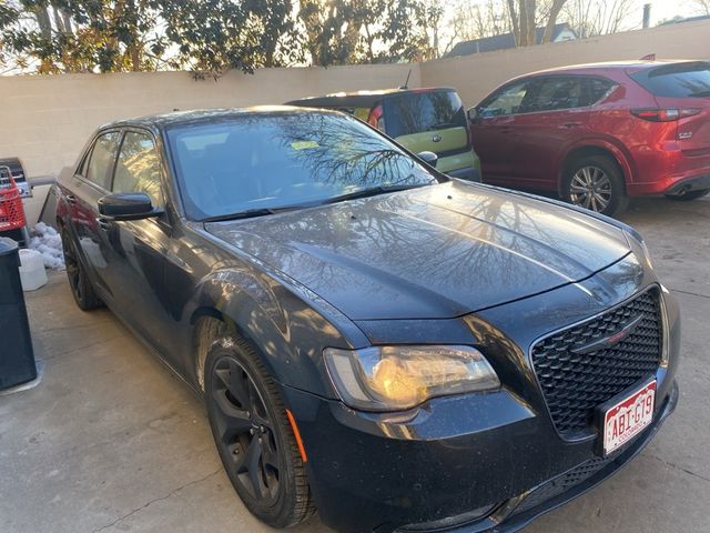 2022 Chrysler 300 300S