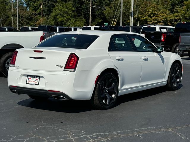 2022 Chrysler 300 300S