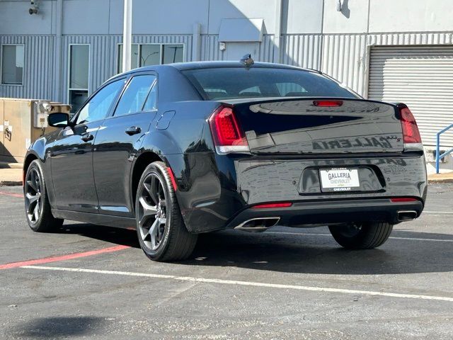 2022 Chrysler 300 300S