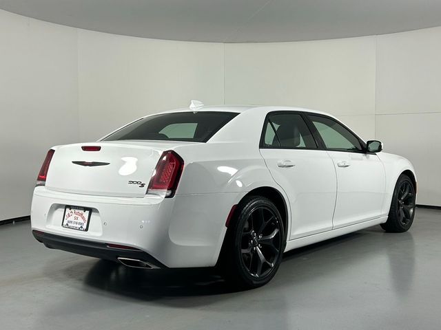2022 Chrysler 300 300S
