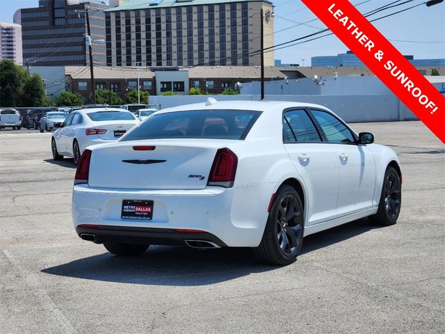 2022 Chrysler 300 300S