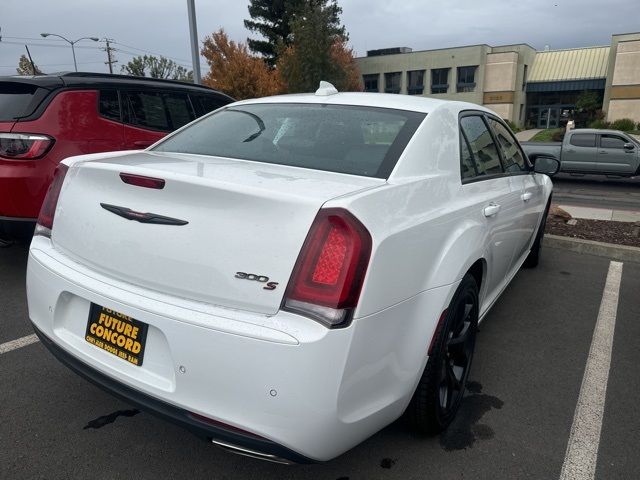 2022 Chrysler 300 300S