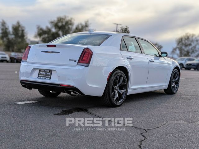 2022 Chrysler 300 300S