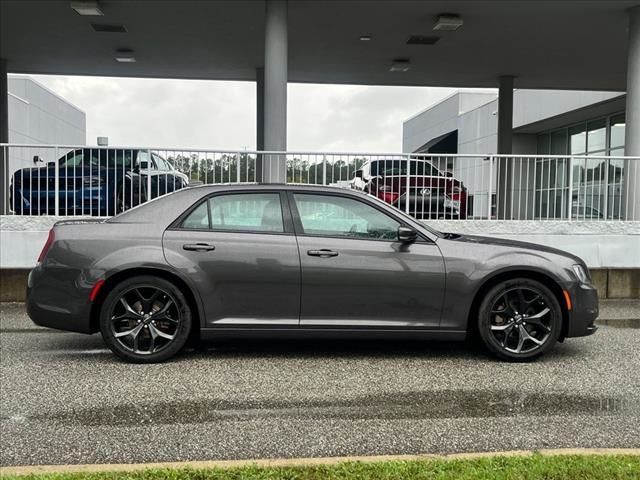 2022 Chrysler 300 300S