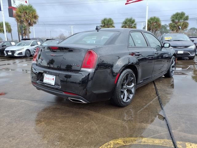 2022 Chrysler 300 300S