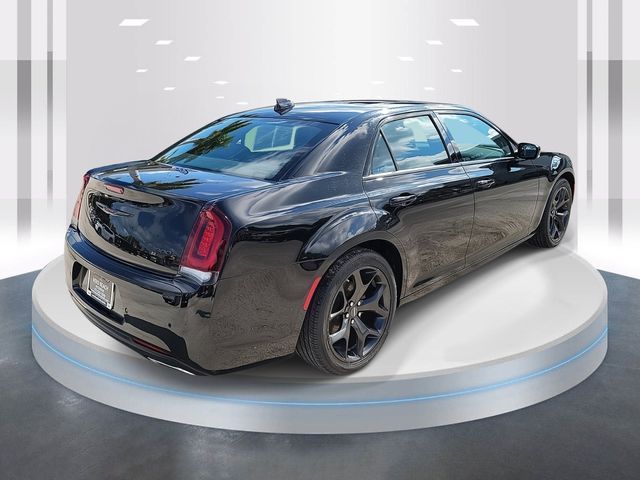 2022 Chrysler 300 300S