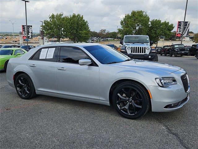 2022 Chrysler 300 300S