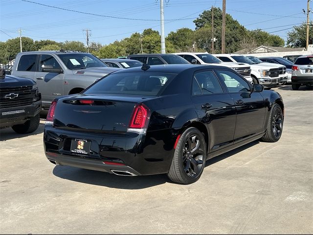 2022 Chrysler 300 300S