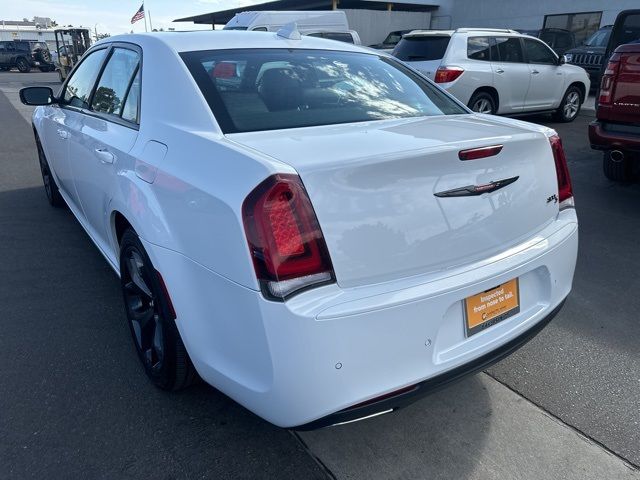 2022 Chrysler 300 300S