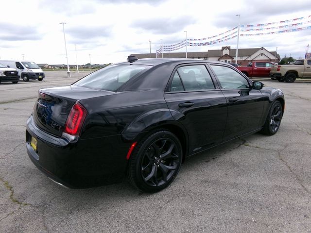 2022 Chrysler 300 300S