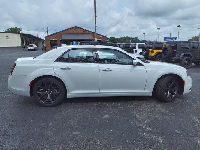 2022 Chrysler 300 300S