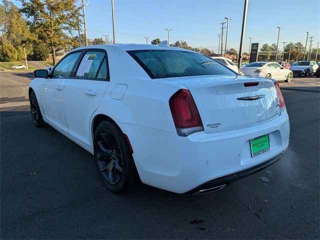 2022 Chrysler 300 300S