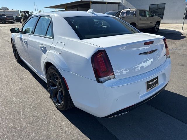 2022 Chrysler 300 300S