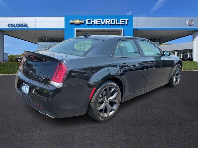 2022 Chrysler 300 300S