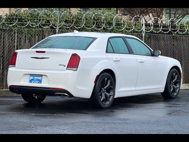 2022 Chrysler 300 300S