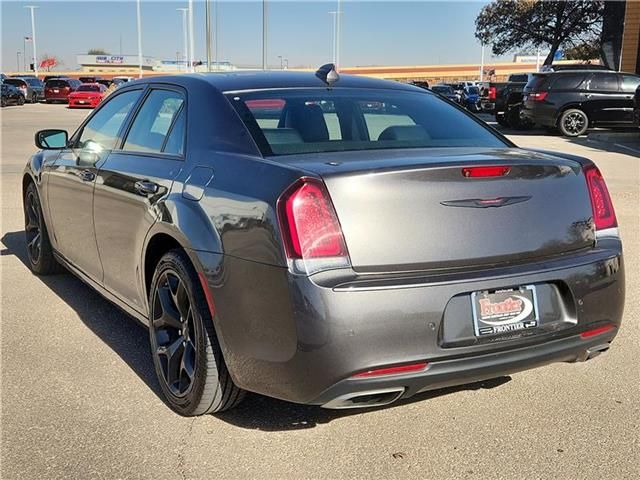 2022 Chrysler 300 300S