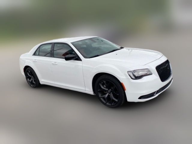 2022 Chrysler 300 Touring