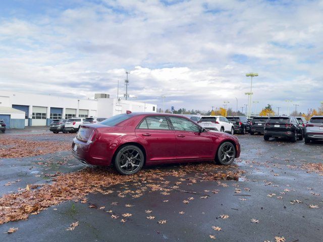 2022 Chrysler 300 Touring