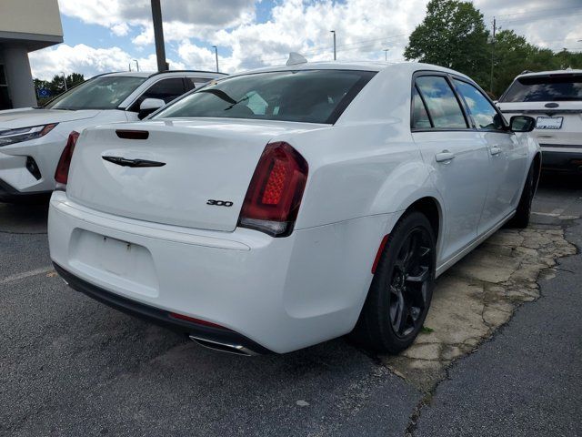 2022 Chrysler 300 Touring