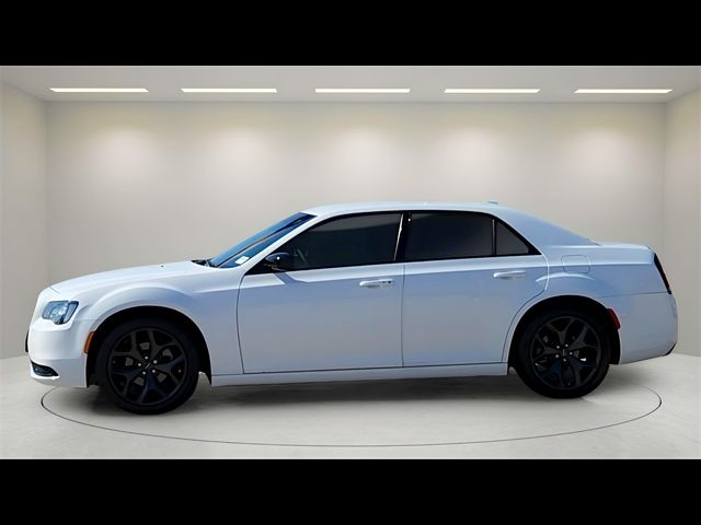 2022 Chrysler 300 Touring