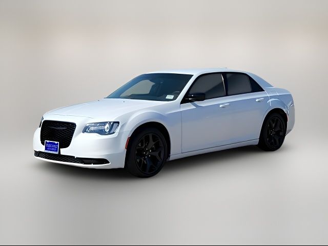 2022 Chrysler 300 Touring